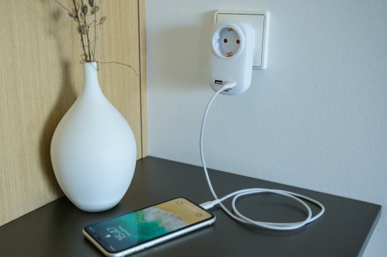 Steckdosenadapter mit USB C Power Delivery 18W weiß - Anwendungsbild